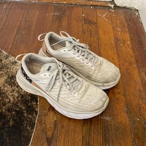 Hoka Arahi 4 size 8.5 women’s running shoes